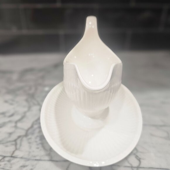 Vintage Wedgwood Moss Rose T432 Edme - Cream & Sugar Bowl and Gravy Boat - Picture 6 of 15